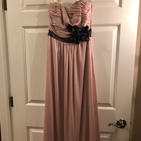 Strapless, flowy, dusty rose colored dress - Picture 2 of 3